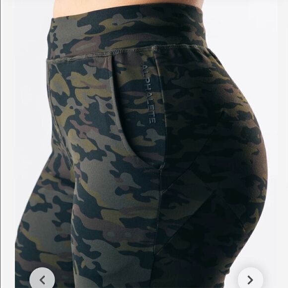 Alphalete Pro Elite Green Camo Jogger Pants - Picture 15 of 15